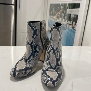 Stuart Weitzman Leather Snake print Booties Size 9
